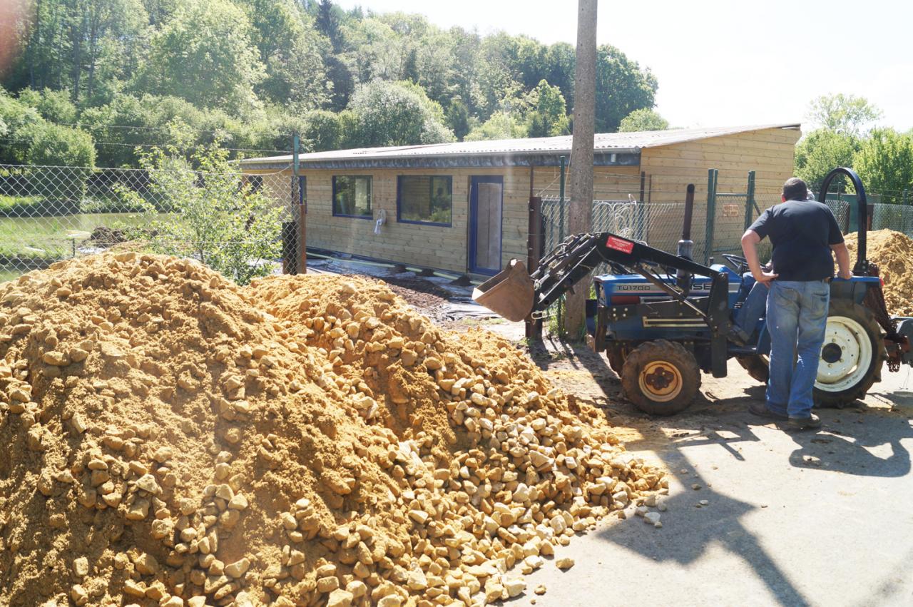 LIVRAISON DE 30 TONNES A NIVELER LE SAMEDI